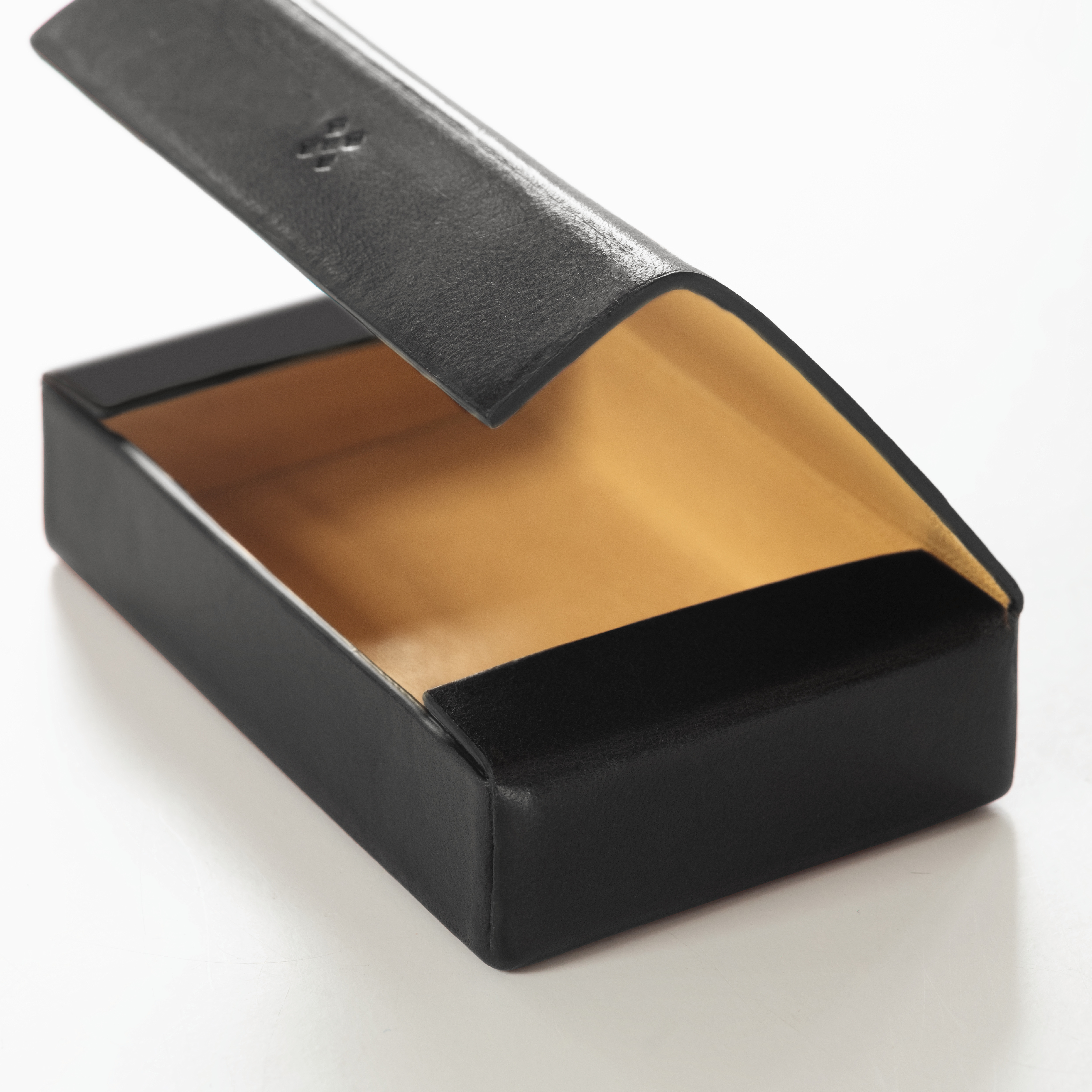 Leather Case ETWEE Short Black - 4
